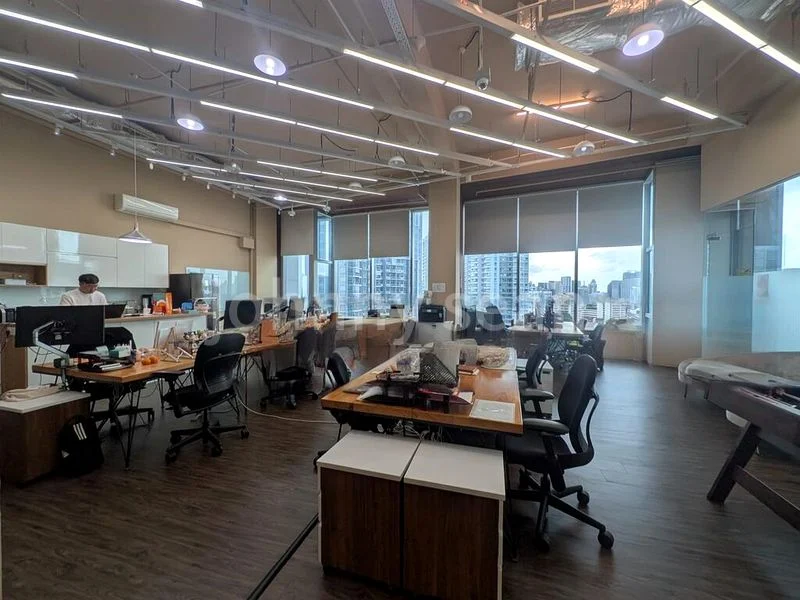 Office for Rent: ARC 380 - Image 7