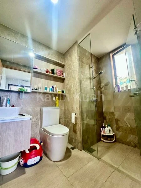 2 Bed Condo for Sale in  The Vales - Image 6