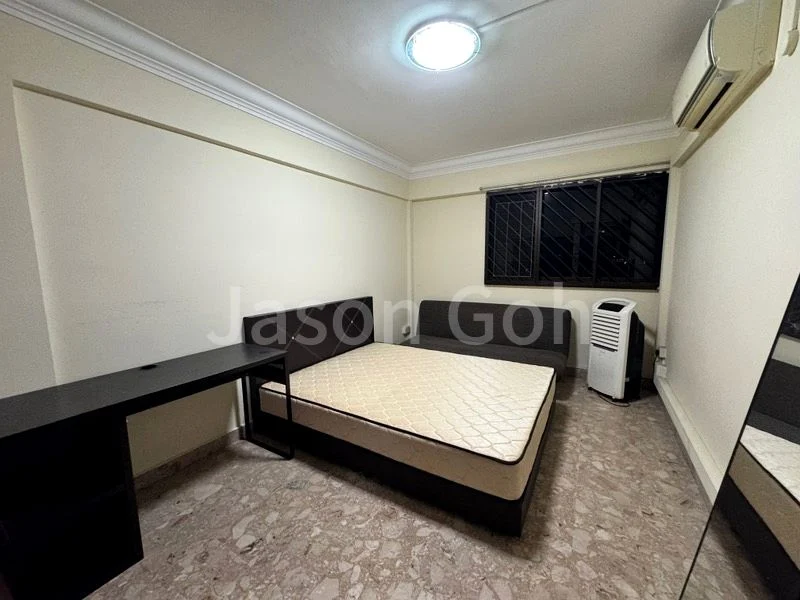 4 Room (4NG) HDB for Rent in  110 Woodlands Street 13 - Image 2