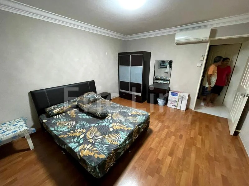 5 Room (5I) HDB for Rent in  532 Hougang Avenue 6 - Image 1