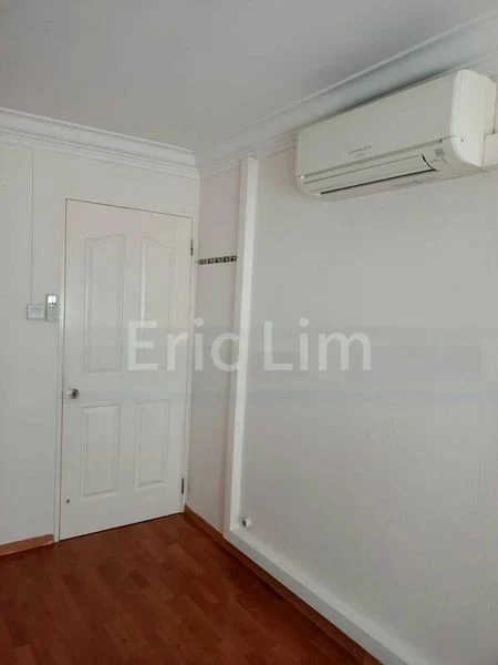 5 Room (5I) HDB for Rent in  532 Hougang Avenue 6 - Image 7