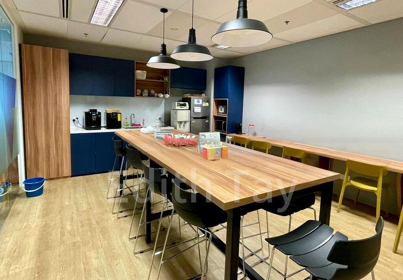 Office for Rent: Premium Office Space in Prime CBD - Image 5