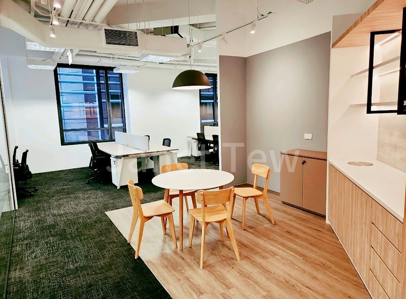 Plus Office for Rent: 2,000 Sq Ft, 123 Main Street, Downtown Complex - Image 1