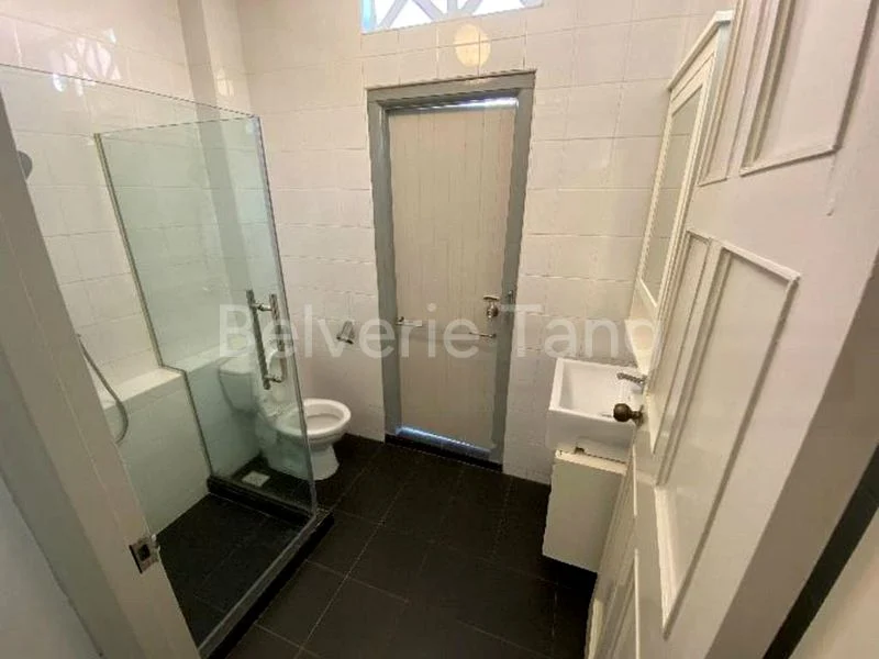 2 Bed Conservation House (Landed) for Rent in  Saint George's Lane - Image 11