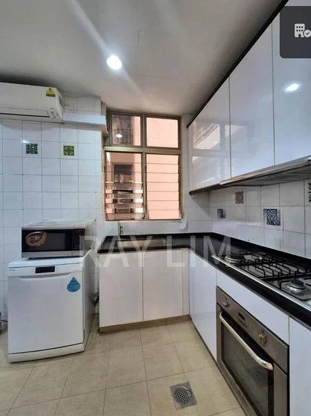 4 Bed Condo for Rent in  Leonie Condotel - Image 16