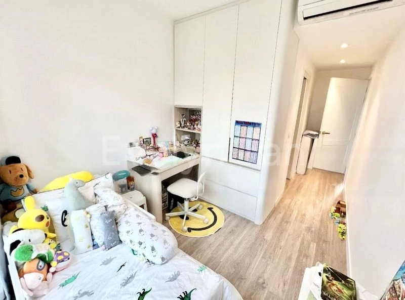 4 Bed Condo for Sale in  Riverfront Residences - Image 4