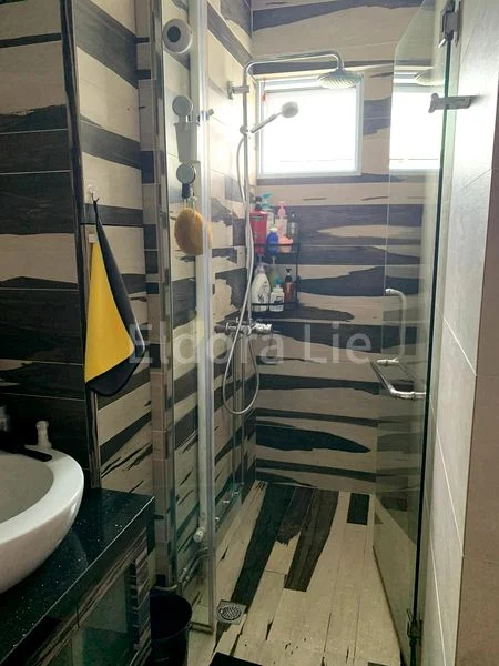 Executive HDB for Rent in  50 Teban Gardens Road - Image 9