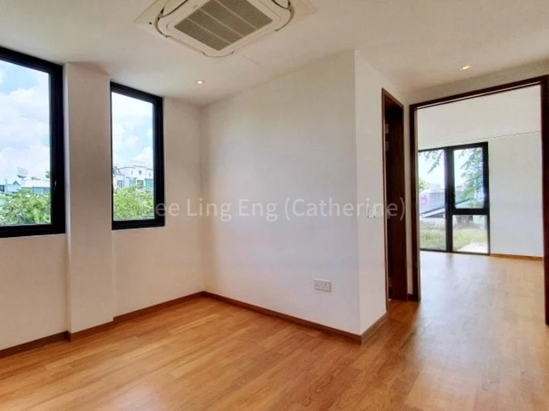 6 Bed Bungalow (Landed) for Sale in  Charlton Park - Image 5