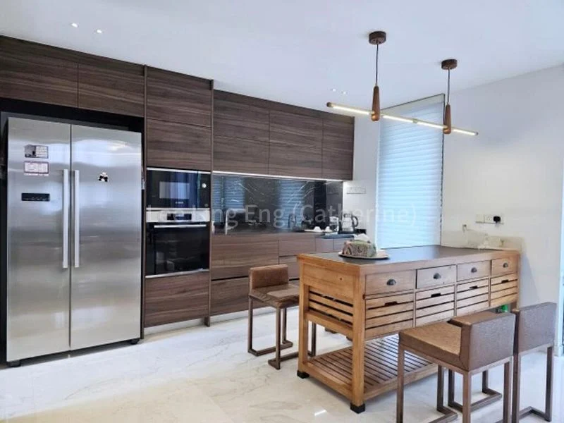 6 Bed Bungalow (Landed) for Sale in  Charlton Park - Image 3