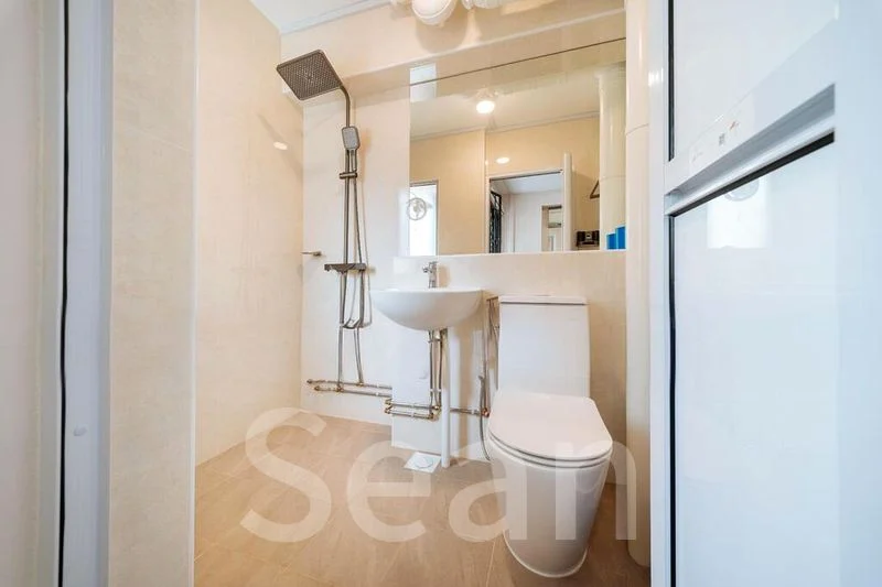 4 Room (4A) HDB for Sale in 19 Queen's Close - Image 9