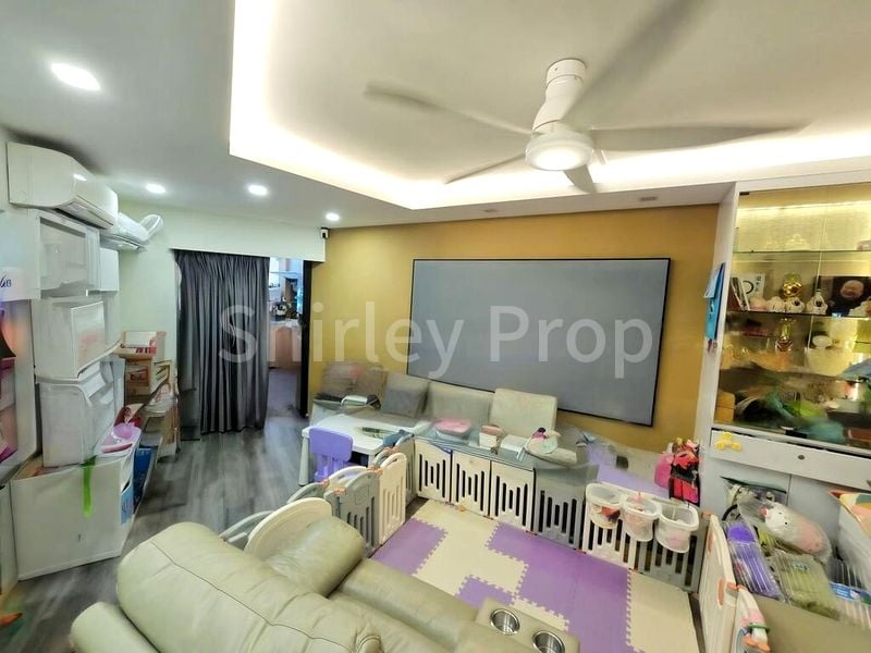 3 Room (3A) HDB for Sale in  611 Clementi West Street 1 - Image 1