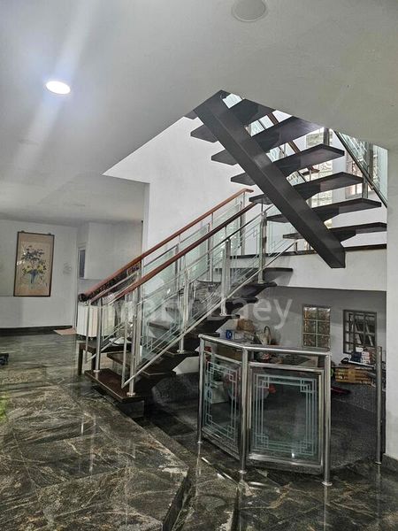 5 Bed Semi-Detached House (Landed) for Sale in  Keng Yee Garden - Image 7