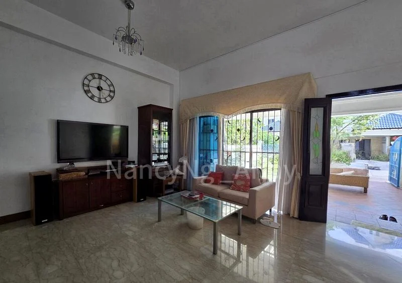 5 Bed Terraced House (Landed) for Sale in  Villa Verde - Image 1