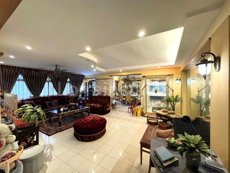 Executive HDB for Sale in 757 Choa Chu Kang North 5 - Image 1