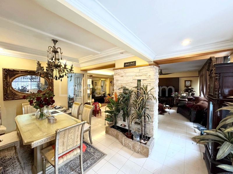 Executive HDB for Sale in 757 Choa Chu Kang North 5 - Image 2