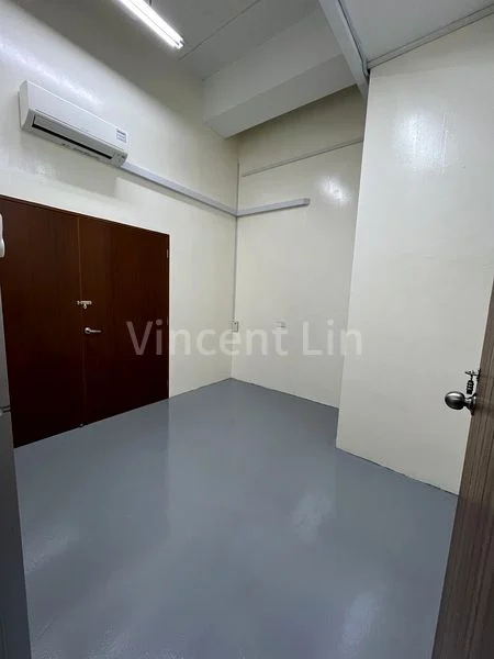 Light Industrial (B1) for Rent in  Tat Ann Building - Image 1