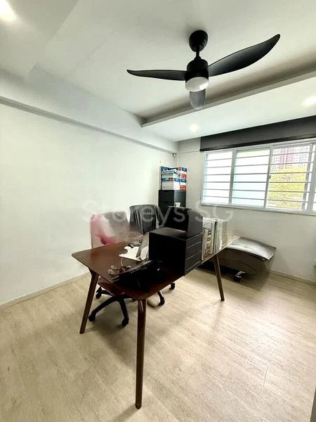 5 Room (5STD) HDB for Sale in  101 Ang Mo Kio Avenue 3 - Image 3