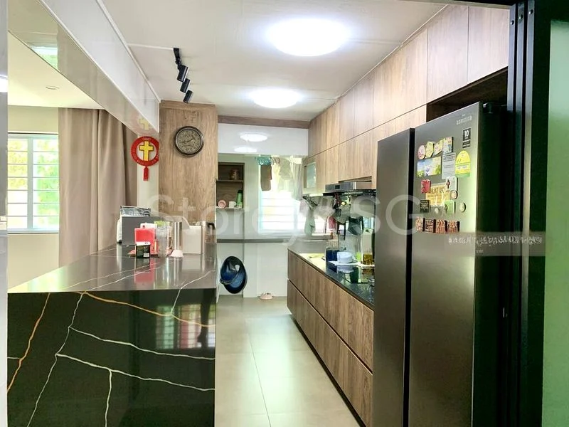 5 Room (5STD) HDB for Sale in  101 Ang Mo Kio Avenue 3 - Image 4