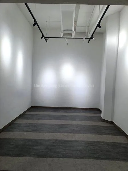 Mall Shop for Rent: Queensway Shopping Centre - Image 3