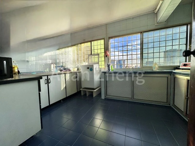 3 Bed Apartment (Condo) for Sale in  People's Park Complex - Image 3