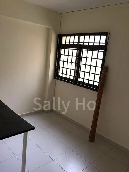 4 Room (4A) HDB for Rent in  899B Woodlands Drive 50 - Image 2