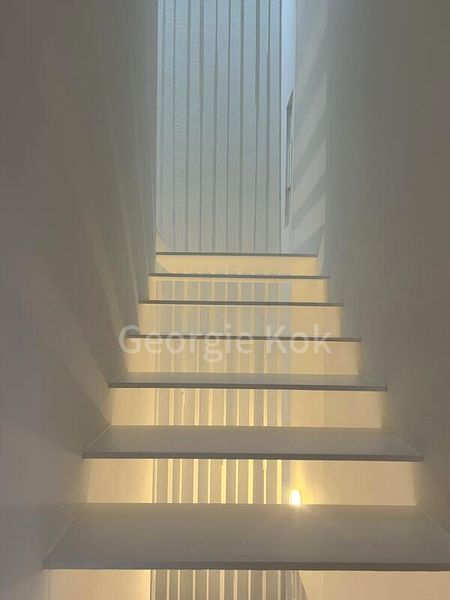 5 Bed Semi-Detached House (Landed) for Sale in  Serangoon Garden Estate - Image 11