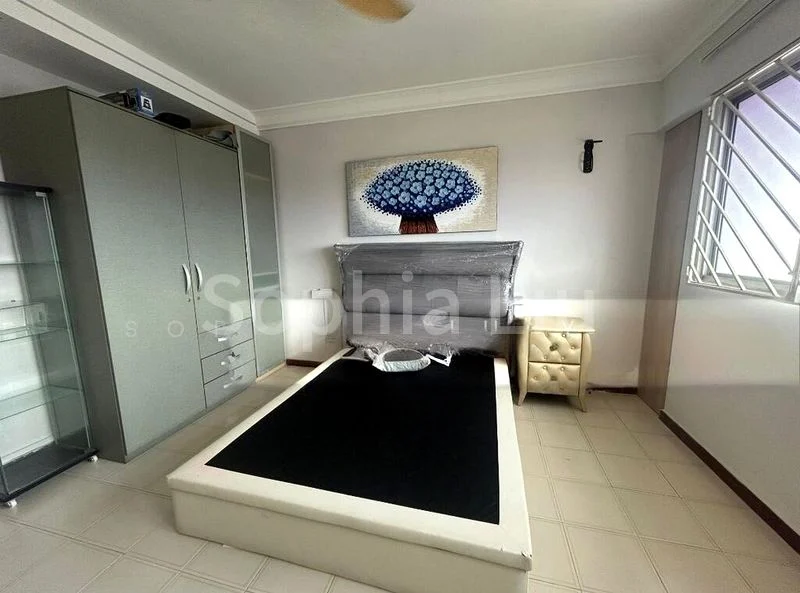 Common Room (HDB) for Rent in  449 Tampines Street 42 - Image 1
