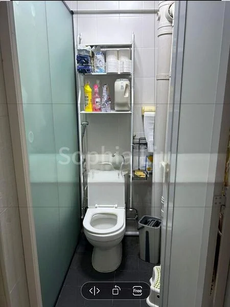 Common Room (HDB) for Rent in  449 Tampines Street 42 - Image 5