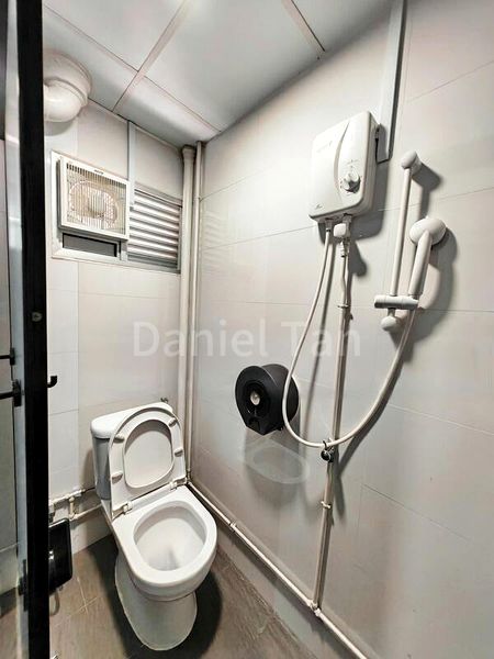 Office for Sale: Boon Liew Building - Image 1