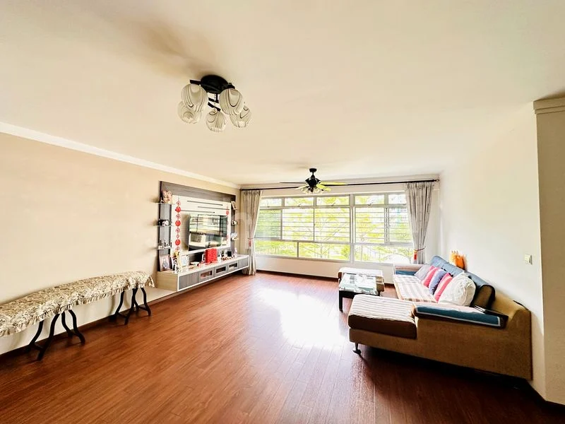 5 Room (5I) HDB for Sale in 571B Woodlands Avenue 1 - Image 1