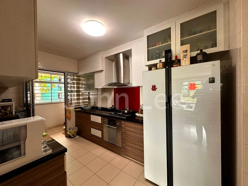 5 Room (5I) HDB for Sale in 571B Woodlands Avenue 1 - Image 4