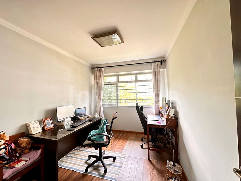5 Room (5I) HDB for Sale in 571B Woodlands Avenue 1 - Image 9