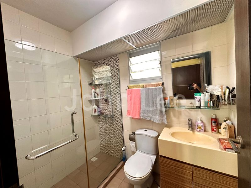 5 Room (5I) HDB for Sale in 571B Woodlands Avenue 1 - Image 8