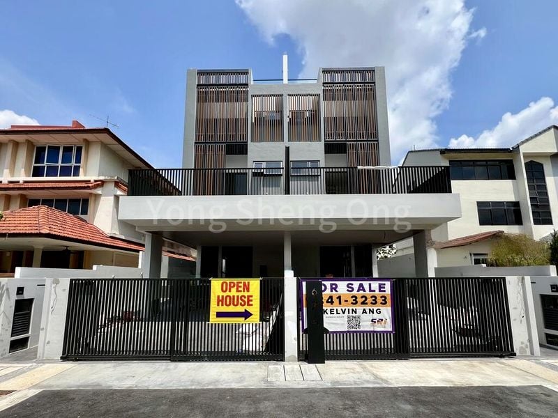 6 Bed Semi-Detached House (Landed) for Sale in  Kembangan Gardens - Image 1