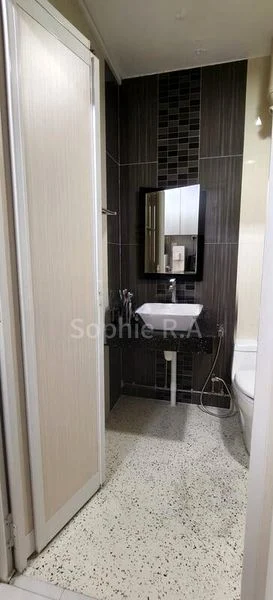 Executive HDB for Sale in  136 Rivervale Street - Image 3