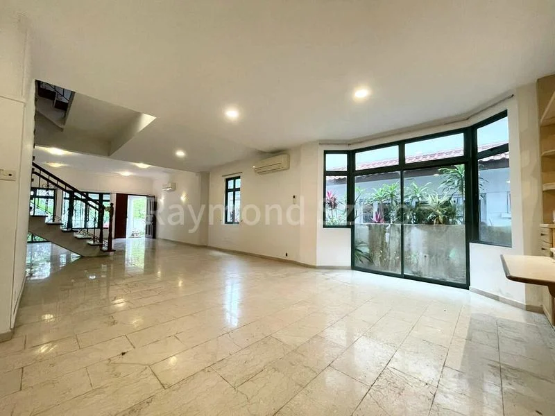 5 Bed Semi-Detached House (Landed) for Rent in Eastwood Drive - Image 1
