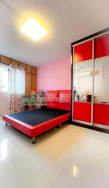 Executive HDB for Sale in 125 Bukit Batok Central - Image 4