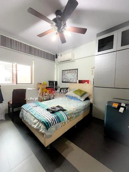 Executive HDB for Sale in 125 Bukit Batok Central - Image 3