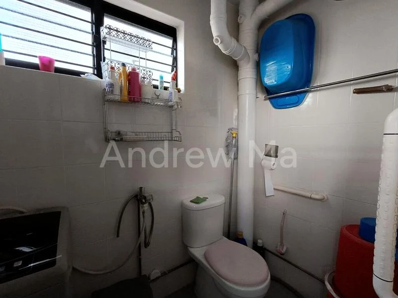 Common Room (HDB) for Rent in  648 Hougang Avenue 8 - Image 4