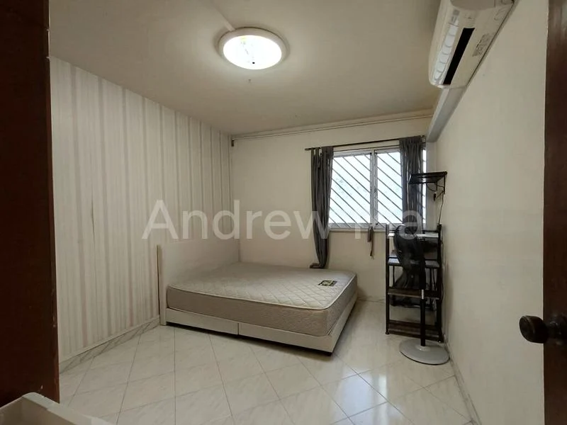 Common Room (HDB) for Rent in  648 Hougang Avenue 8 - Image 1
