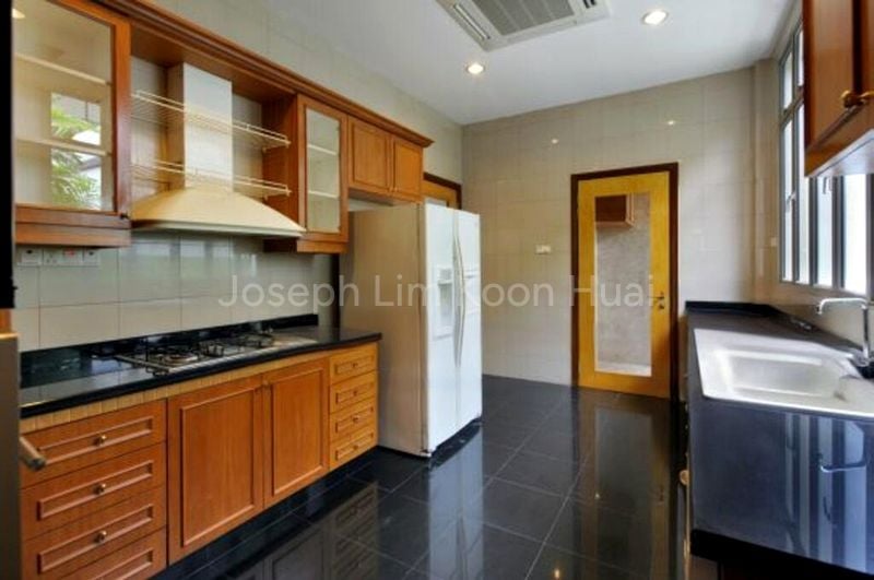 7 Bed Bungalow (Landed) for Rent in Villas Holland - Image 6
