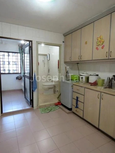 4 Room (4A) HDB for Rent in 761 Woodlands Avenue 6 - Image 3