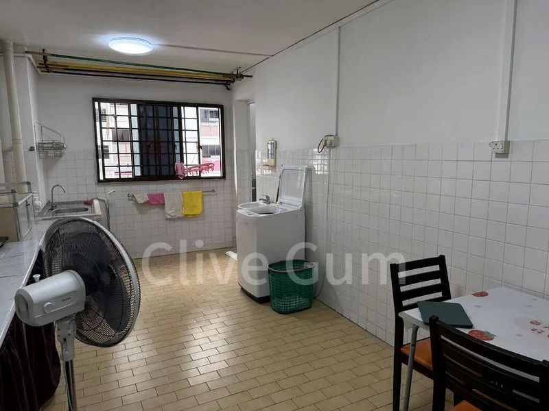 3 Room (3NG) HDB for Sale in  364 Bukit Batok Street 31 - Image 6