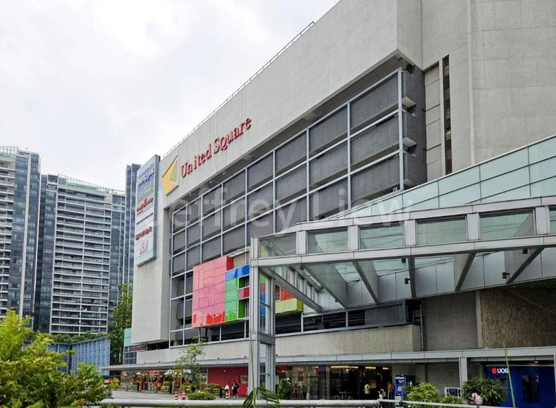 4 Bed Condo for Sale in  The Balmoral - Image 9