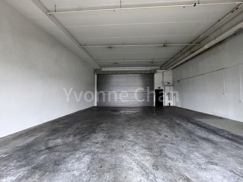 REVV: 1,200 Sq Ft Factory / Workshop (B2) for Rent on Old Street, London - Image 2