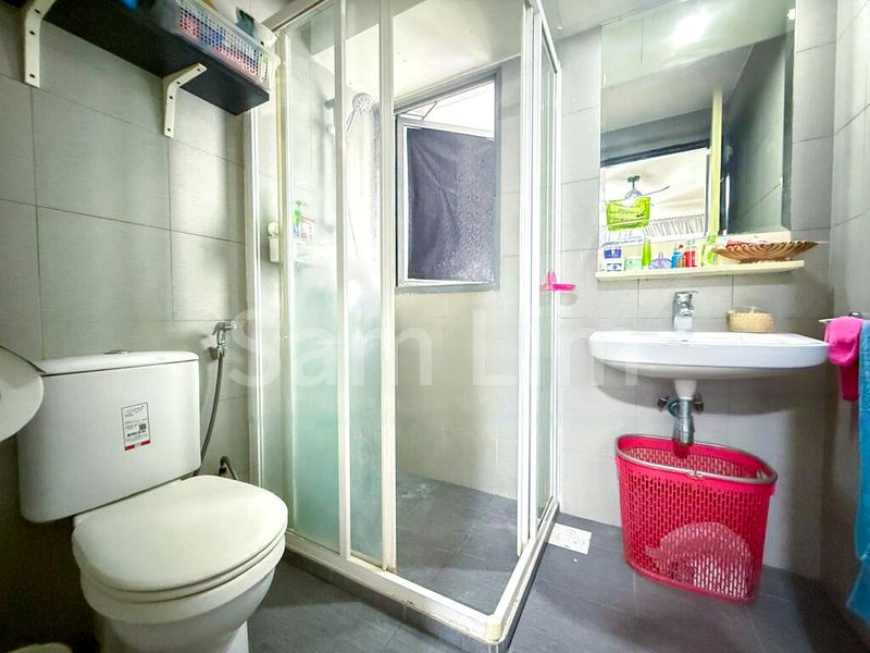 Premium HDB for Sale in  138B Yuan Ching Road - Image 12