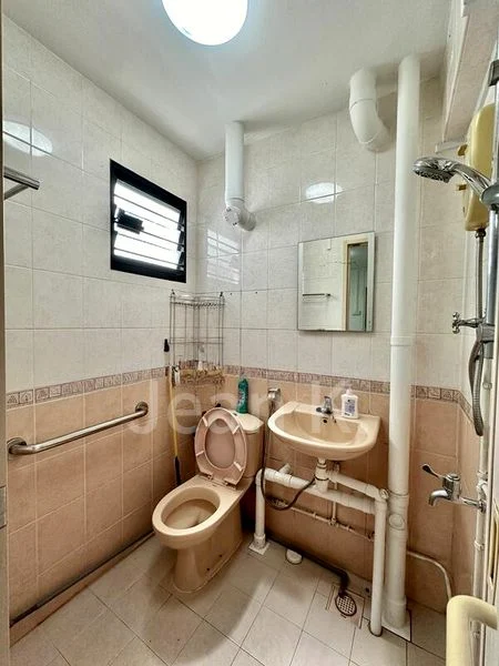 3 Room (3NG) HDB for Rent in  307 Clementi Avenue 4 - Image 2