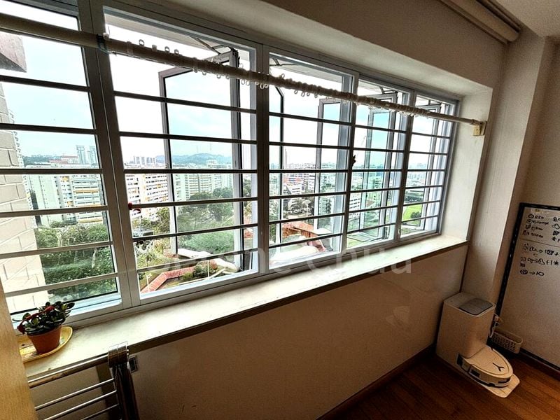 Executive HDB for Sale in  299 Bukit Batok Street 22 - Image 1
