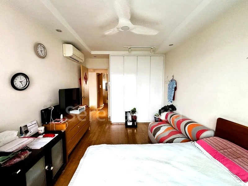 Executive HDB for Sale in  299 Bukit Batok Street 22 - Image 6