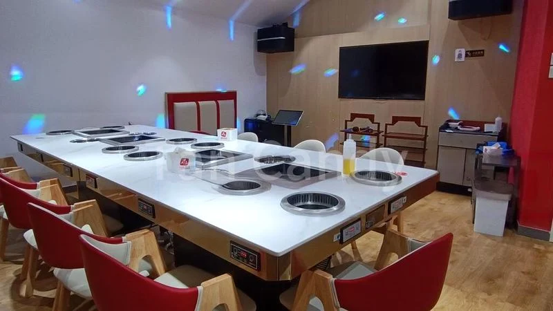 Other Retail for Rent: South Bridge Rd Karaoke Night Club, Commercial School, Medical, or Fitness - Image 1